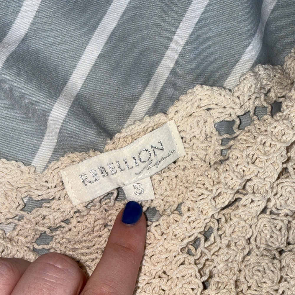 Rebellion Beige Crochet Fringe Button Vest - Picture 4 of 5